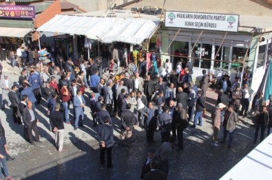 HDP Başkale'de Seçim Bürosu Açtı