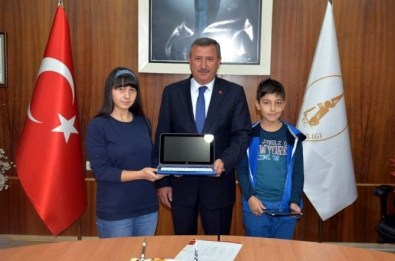 Şehit Çocuklarına Tablet Ve Bilgisayar