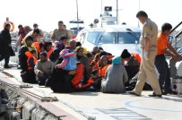 KÜÇÜKKUYU - Su Alan Bottakı 107 Kaçağın İmdadına Sahil Güvenlik Yetişti