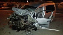 FUAT YıLMAZ - Araçlar Hurdaya Döndü Açıklaması 2 Ölü, 5 Yaralı