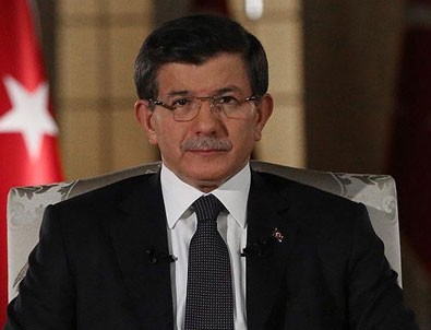 Başbakan Davutoğlu'ndan öğretmenlere atama müjdesi