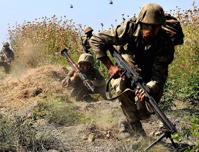 Dağlıca'da çatışma: 3 asker şehit, 6 asker yaralı