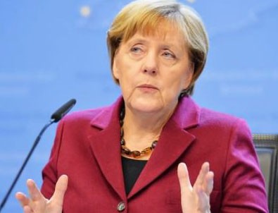 Merkel'den çok kritik Türkiye açıklaması
