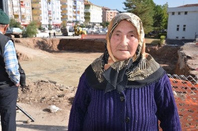 Tüm Parasını Bağışladı