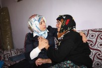 EV TEMİZLİĞİ - Vali Eşi Halkın Arasında Gezip İhtiyaçlarını Karşılıyor