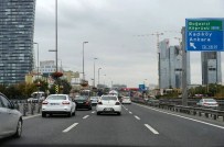 Almanya Başbakanı Merkel'in Konvoyu, İstanbul Trafiğine Takıldı