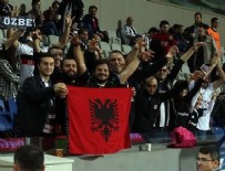 Beşiktaş taraftarı ile Tosic birbirine girdi