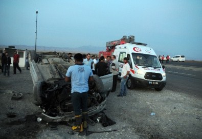 Cizre'de Trafik Kazası Açıklaması 2 Yaralı