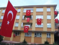 BORDO BERELİ - Dağlıca şehitlerimizin baba evinde yas var