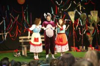 Odunpazarı Belediye Tiyatrosu Perdelerini Açtı