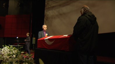 Dostları Memduh Ün'ü Andı