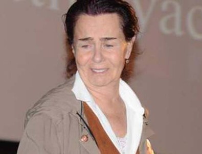 Fatma Girik 57 yıllık hayat arkadaşı Memduh Ün'e böyle veda etti