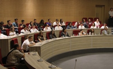 Gençlere Başkan Şenol'dan Nasihat