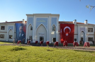 Hacı Osman Çilsal Aile Sağlığı Merkezi Mimarisi İle Dikkat Çekiyor