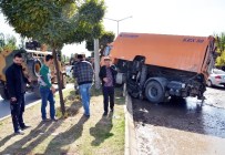 JANDARMA ALAY KOMUTANLIĞI - Muş'ta Askeri Araç Kaza Yaptı Açıklaması 1 Ölü, 2'Si Asker 3 Yaralı