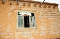 RıDVAN KARAMAN - TEK Odalı Evini Okul Yaptı