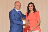 SUPHI ÖNER - Vali Çakacak'tan Şehit Çocuklarına Tablet Ve Dizüstü Bilgisayar