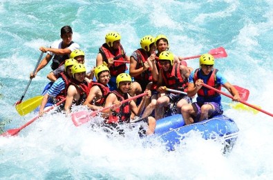 Binlerce Genç, Yaz Heyecanını Gençlik Kamplarında Yaşadı