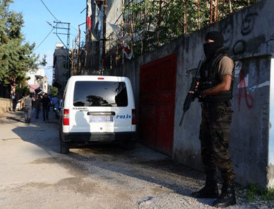 Genelev çalıştırıcısının adamları çatıştı, emniyet alarma geçti