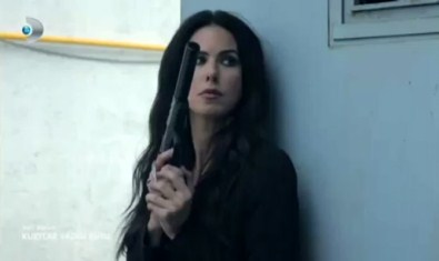 Kurtlar Vadisi Pusu'da Defne Samyeli Rüzgarı!