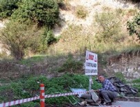 VERGİ BORCU - Arazisinden Geçen Yolun 3 Şeridini Trafiğe Kapattı