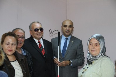 Başkan Kerimoğlu'ndan Görme Engellilere Beyaz Baston