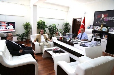 CHP Genel Başkan Yardımcısı Tezcan'dan Başkan Özakcan'a Ziyaret