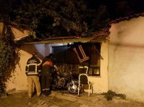 KENAN EVREN - Park Halindeki Motosiklet Yangını Korkuttu