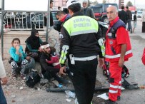 KADIN SÜRÜCÜ - Refüje Vurup 70 Metre Savruldu, Duran Otomobile Çarptı Açıklaması 6 Yaralı
