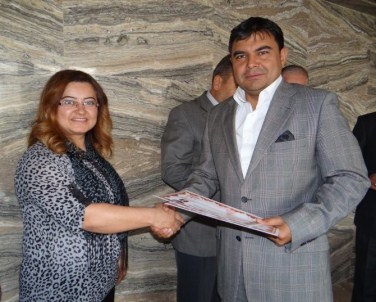 Ürgüp Kaymakamı Balcı Tapu Sicil Memurlarına Başarı Belgesi Verdi