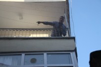 MEHMET KESKIN - Binada Çıkan Yangında Mahsur Kaldılar