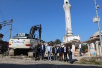 ÇıNARLıK - Eski Camiyi Yıktıran Mahalleli, Yenisini Yapacak