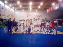 KEMAL AYDıN - Kağıtsporlu Judoculara Yunanistan'dan 20 Derece İle Döndü