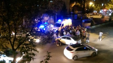 Motosiklet Otomobille Çarpıştı Açıklaması 2 Yaralı