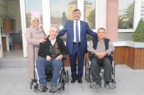 ENGELLİ VATANDAŞ - Niğde Belediyesi 2 Engelliye Akülü Tekerlekli Sandalye Aldı