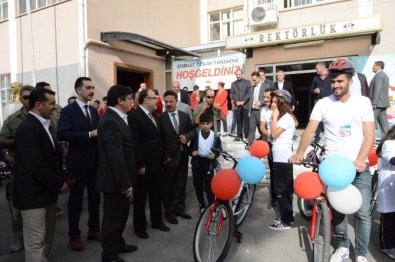 Siirt'te Okullara Bisiklet Dağıtıldı