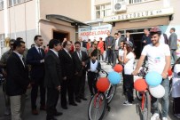 ALT YAPI ÇALIŞMASI - Siirt'te Okullara Bisiklet Dağıtıldı