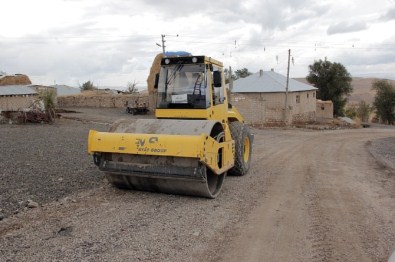 Van Büyükşehir Belediyesi'nden Yol Yapım Çalışması