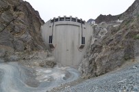 YUSUFELİ BARAJI - Artvin Barajı Ve Hes Projesi'nde Su Tutulmaya Başlandı