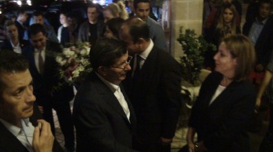 Başbakan Davutoğlu, Şanlıurfa'daki STK Temsilcileriyle Yemekte Buluştu
