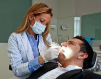 İMPLANT - Diş Teli Takacaklar İçin Önemli Uyarı