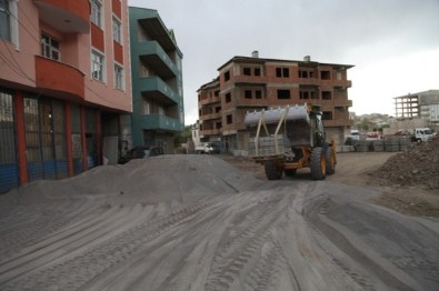 Özalp Belediyesi'nin Yol Yapım Çalışmaları