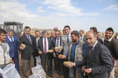 Vali Çınar'dan Gençlere 'Tarıma Yönelin' Çağrısı