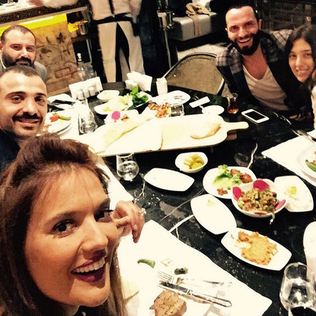 Demet Akalın'dan fotoğraflı mesaj