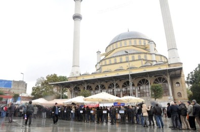 Bağcılar'da Aşure Kazanları Kardeşlik İçin Kaynadı