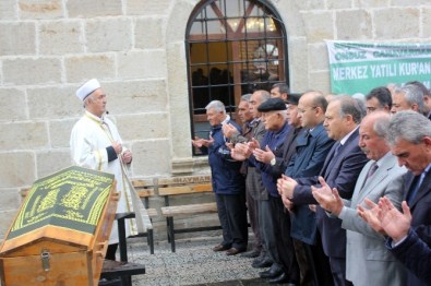 Başbakan Yardımcısı Akdoğan Haymana'da Cenazeye Katıldı