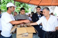 İMAM HÜSEYIN - Büyükşehir, 7 Camide Cuma Çıkışı Halka Aşure Dağıttı