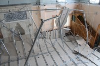 CAMİ İMAMI - Cuma namazı sırasında caminin tavanı çöktü