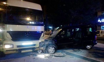 Karabük'te Trafik Kazası Açıklaması 5 Yaralı