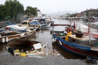 KAPALI ÇARŞI - Marmaris'te Sağanak Yağmur Etkili Oldu
